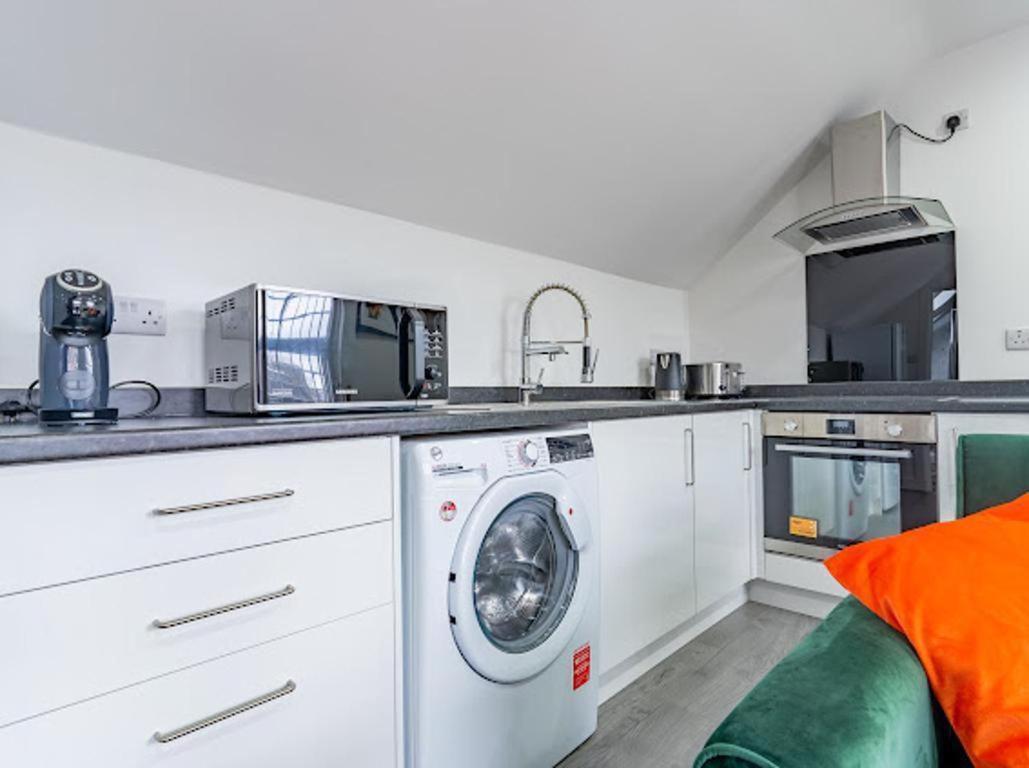 Cool Top Floor Apartment Very Near Birmingham Centre Buitenkant foto